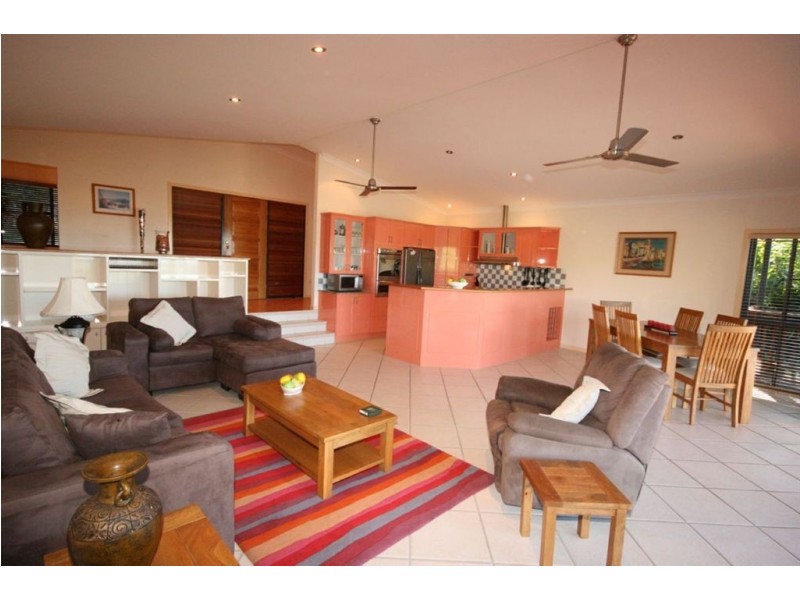 17a Nara Avenue, Airlie Beach QLD 4802