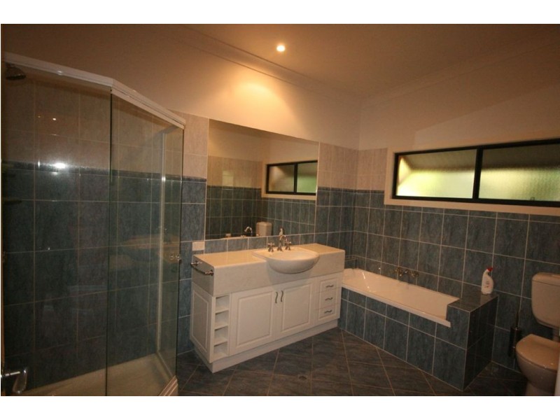 17a Nara Avenue, Airlie Beach QLD 4802