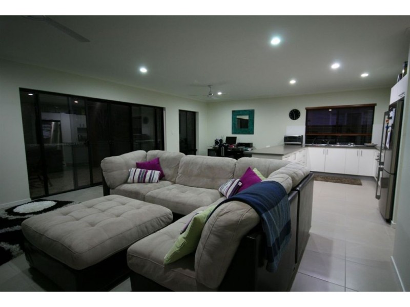 26 Waite Creek Court, Cannonvale QLD 4802