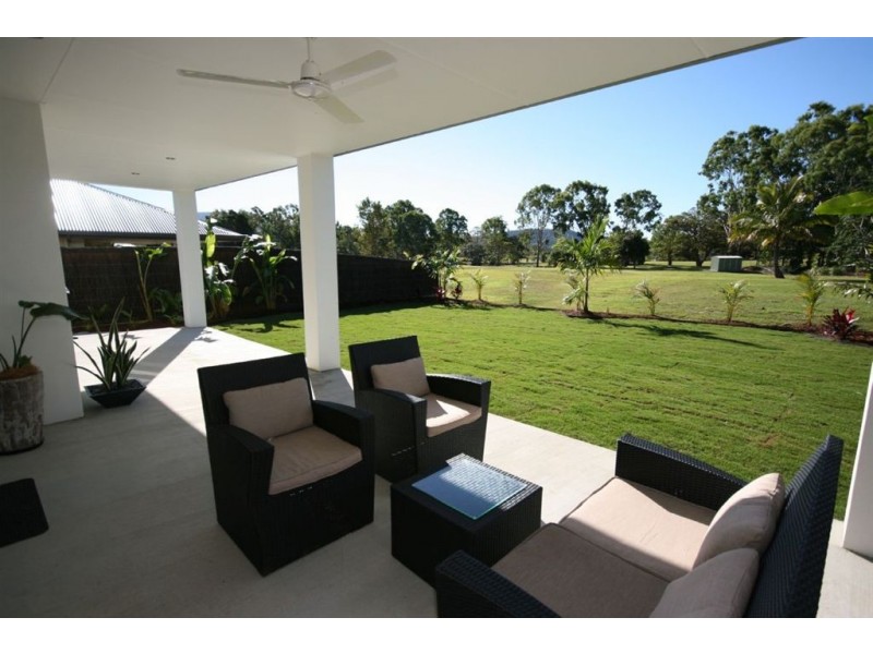 85 Abell Road, Cannonvale QLD 4802