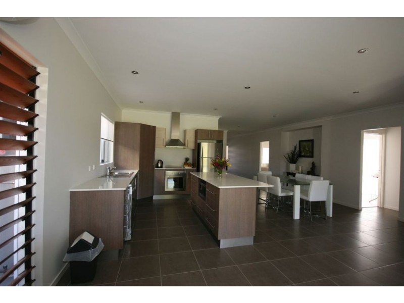 85 Abell Road, Cannonvale QLD 4802