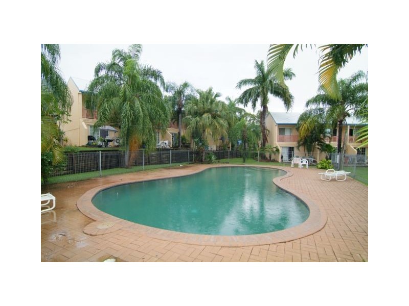 1/11 Island Close, Cannonvale QLD 4802