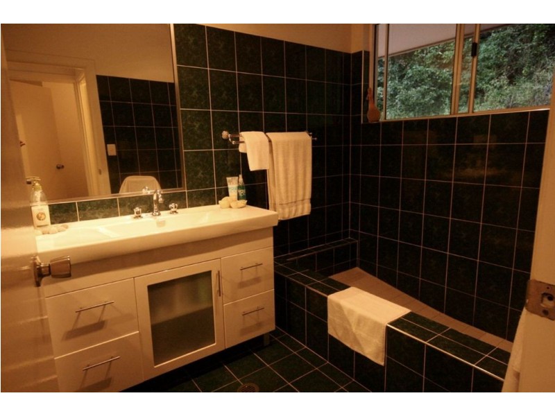 71 Pringle Road, Cannonvale QLD 4802