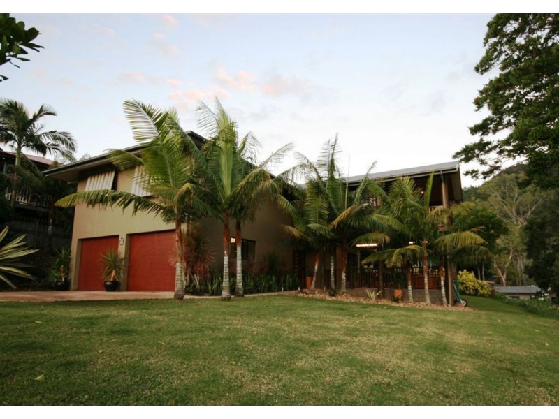 3 Golf Views Court, Cannonvale QLD 4802