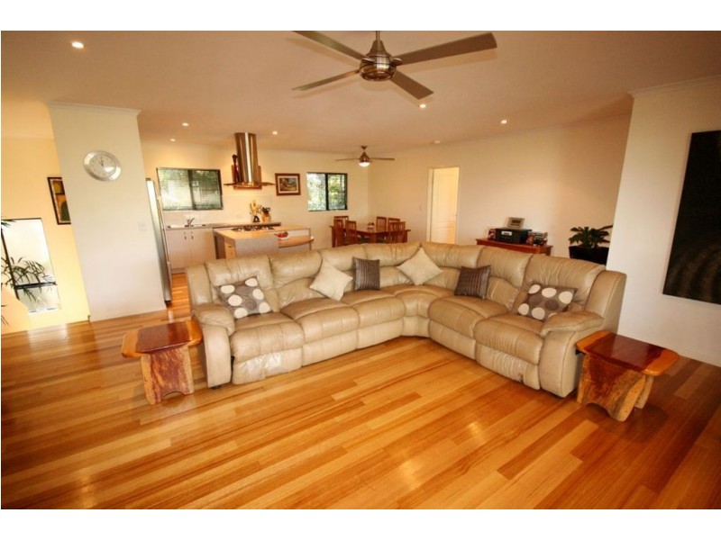 3 Golf Views Court, Cannonvale QLD 4802