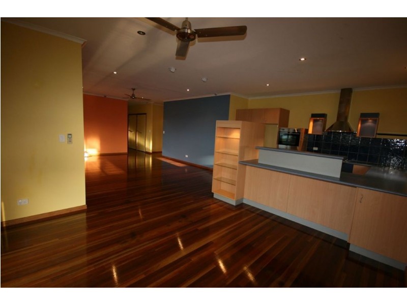 8 Whitehaven Crescent, Cannonvale QLD 4802