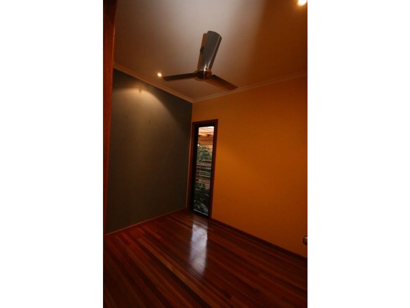 8 Whitehaven Crescent, Cannonvale QLD 4802