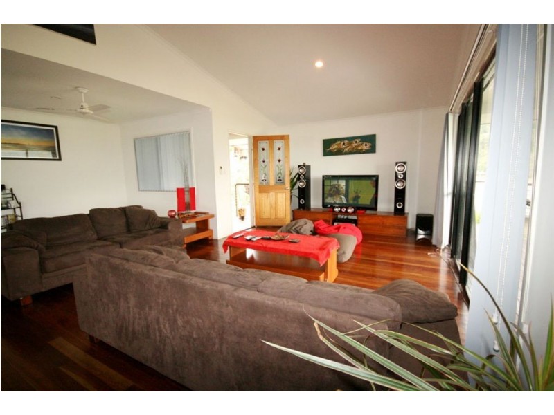 55 Country Road, Cannonvale QLD 4802