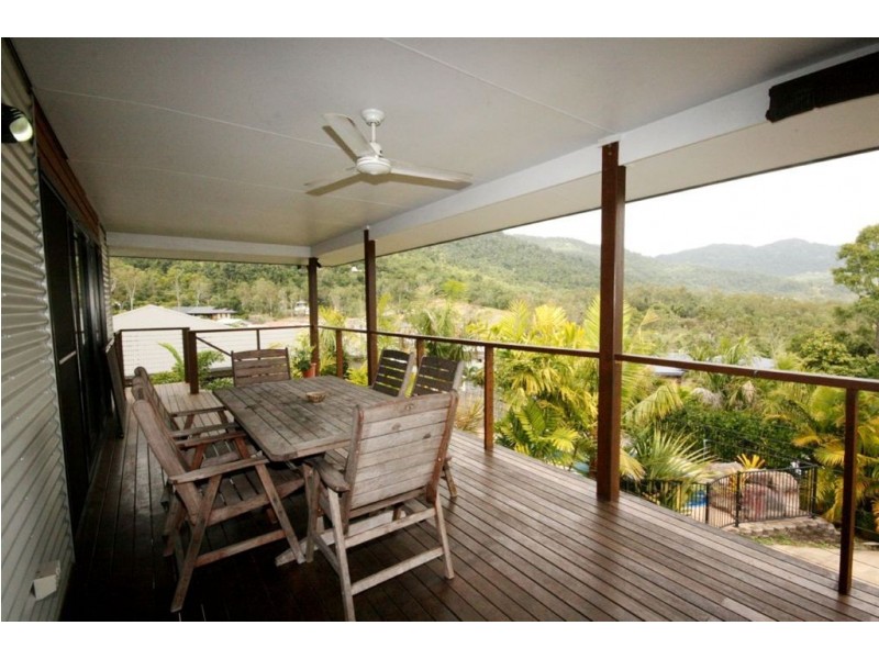 55 Country Road, Cannonvale QLD 4802