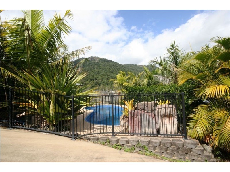 55 Country Road, Cannonvale QLD 4802
