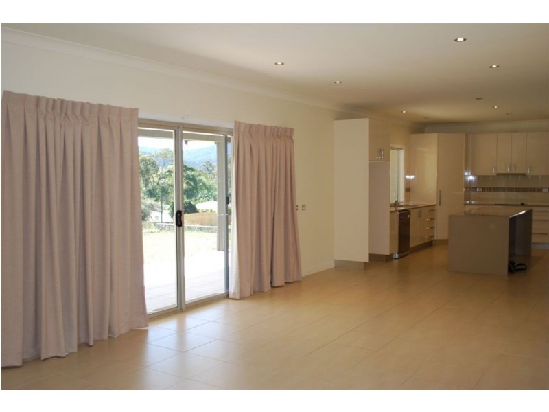 12 Armada Crescent, Jubilee Pocket QLD 4802