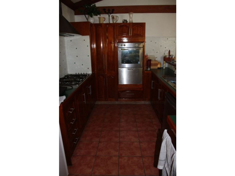 4 Illuka Street, Cannonvale QLD 4802