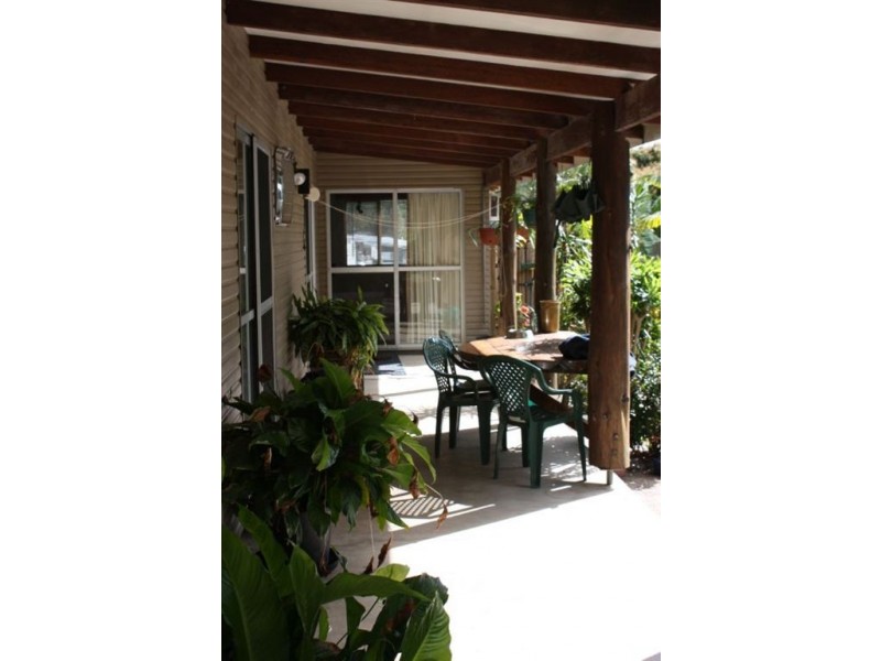 4 Illuka Street, Cannonvale QLD 4802