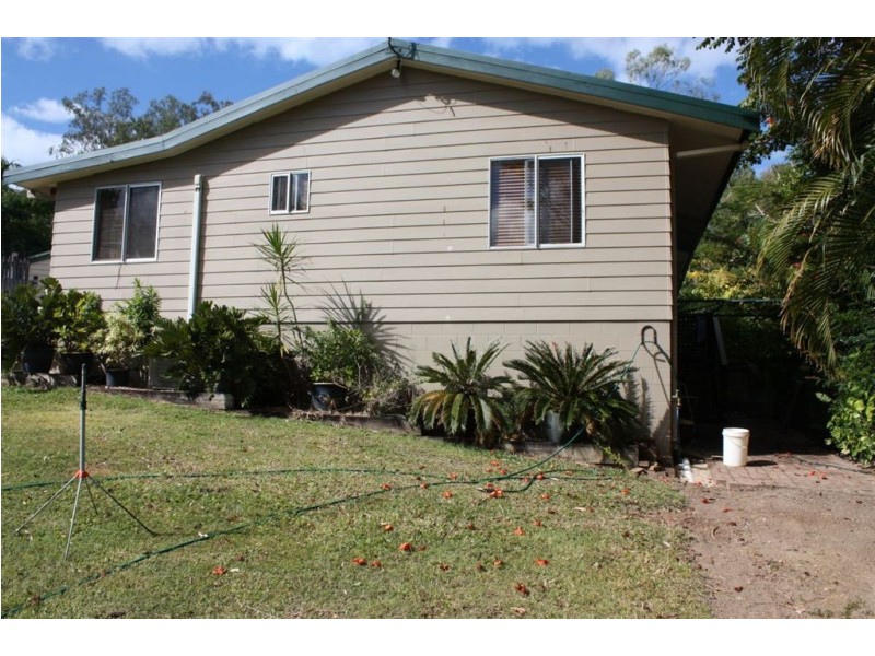 4 Illuka Street, Cannonvale QLD 4802