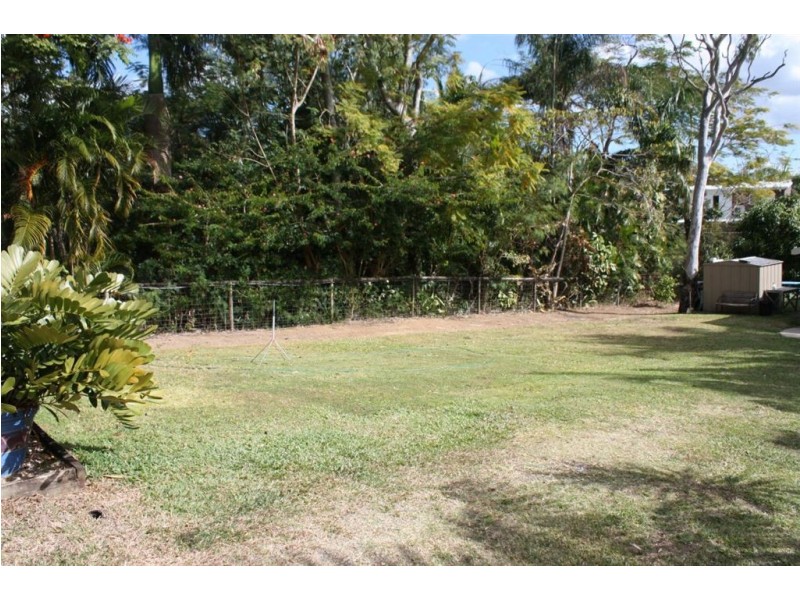 4 Illuka Street, Cannonvale QLD 4802