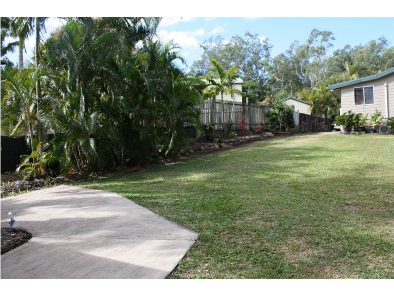 4 Illuka Street, Cannonvale QLD 4802