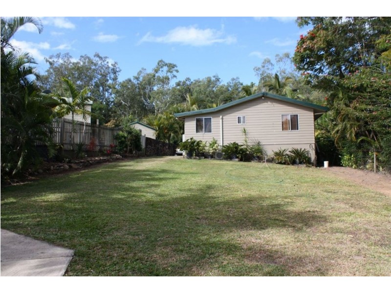 4 Illuka Street, Cannonvale QLD 4802