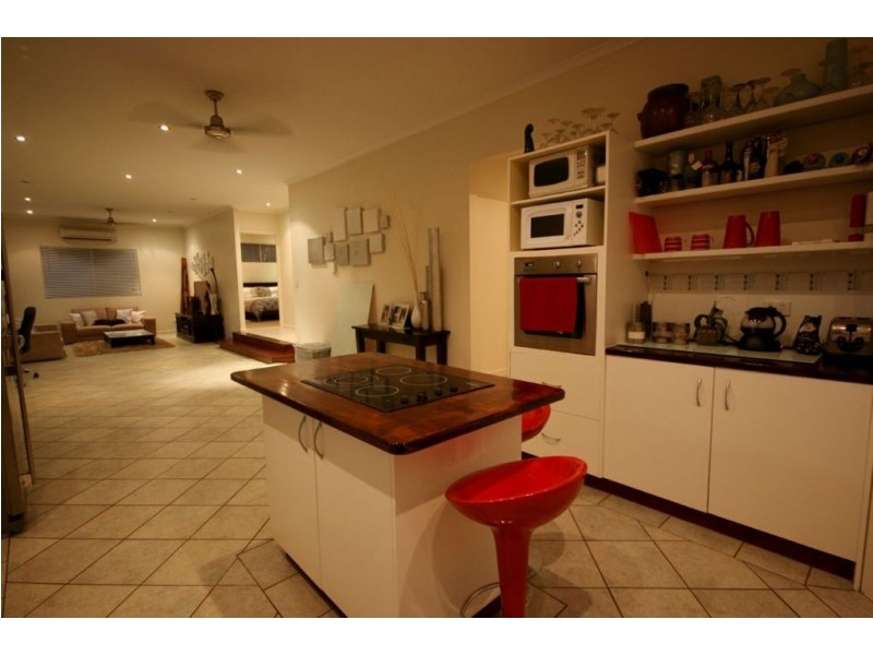 71 Pringle Road, Cannonvale QLD 4802