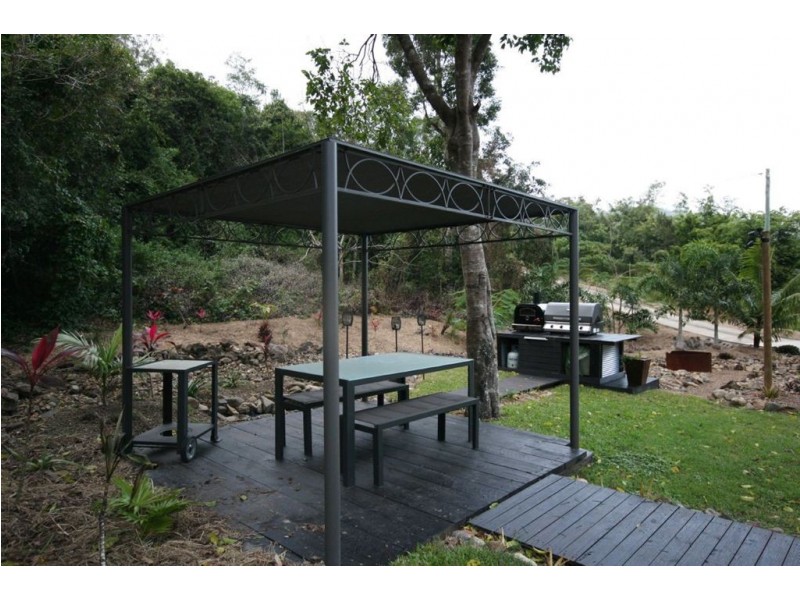 71 Pringle Road, Cannonvale QLD 4802