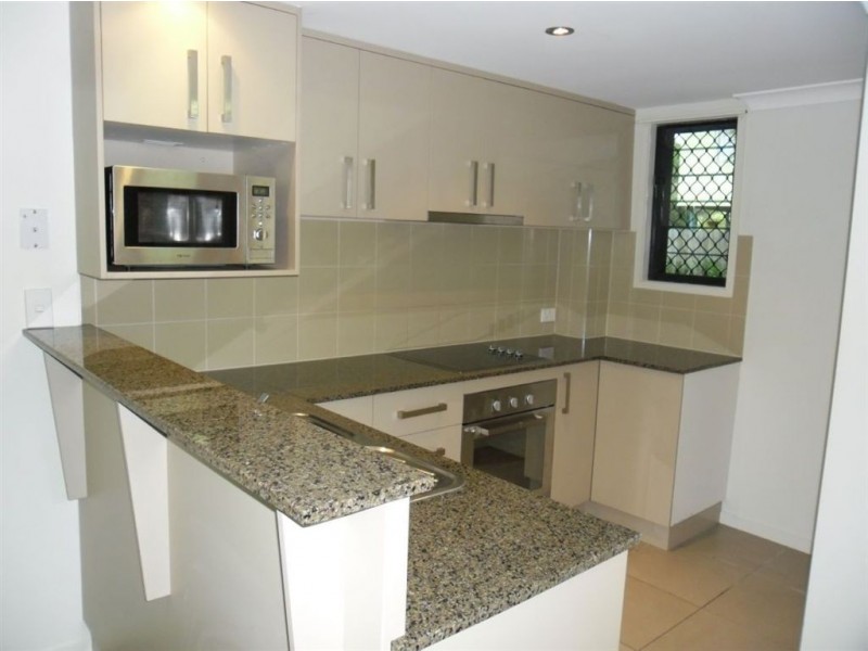 2/16 Schnapper Street, Cannonvale QLD 4802