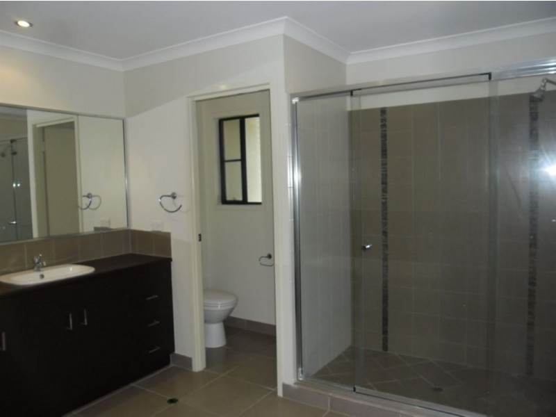 2/16 Schnapper Street, Cannonvale QLD 4802