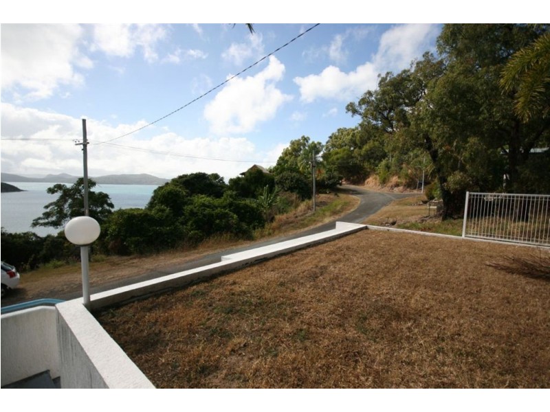 10 Passage Ave, Shute Harbour QLD 4802