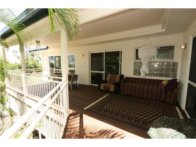 14 Passage Avenue, Shute Harbour QLD 4802