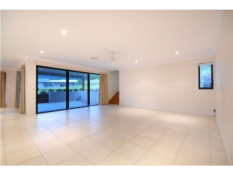 8 Armada Crescent, Jubilee Pocket QLD 4802