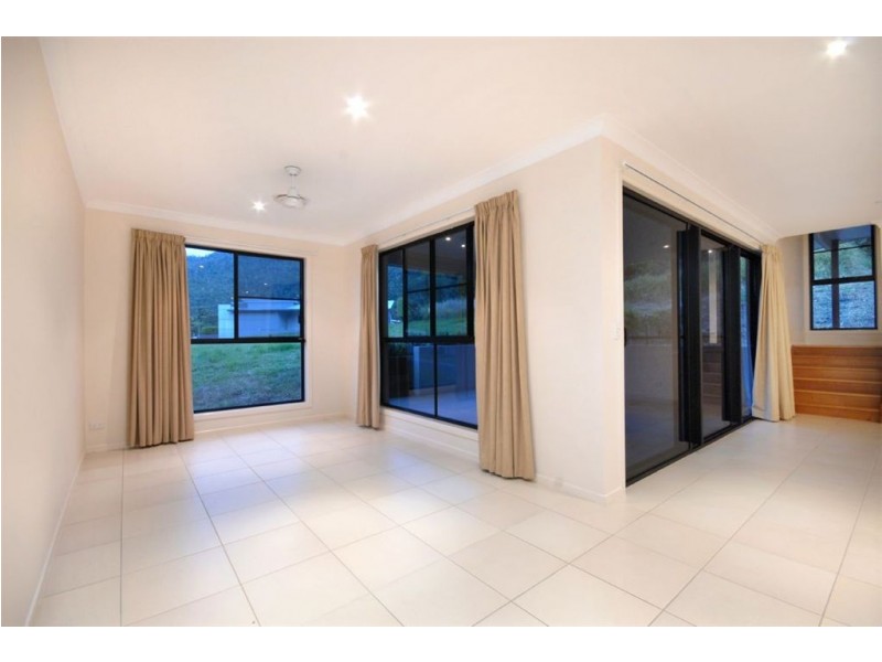 8 Armada Crescent, Jubilee Pocket QLD 4802