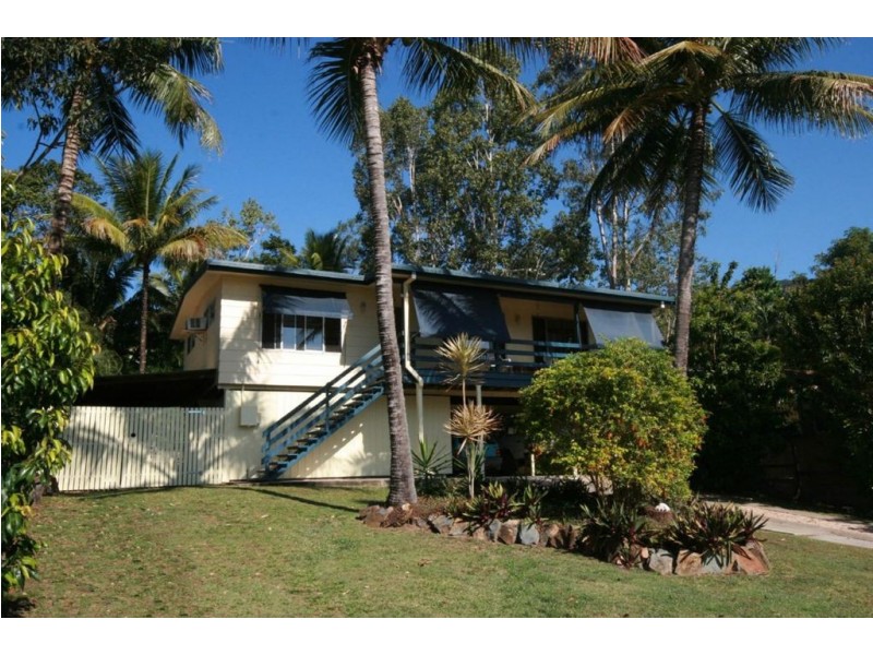 15 Wambiri Street, Cannonvale QLD 4802