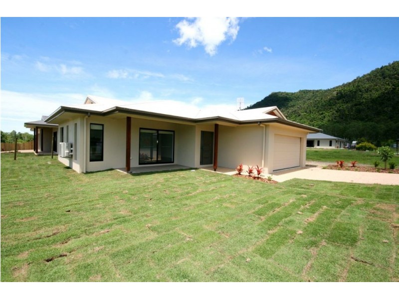 2/42 Flinders Court, Cannonvale QLD 4802