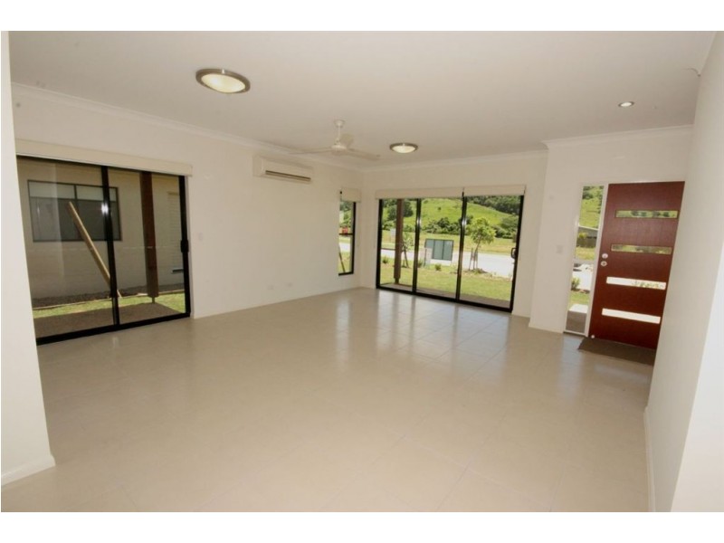 2/42 Flinders Court, Cannonvale QLD 4802