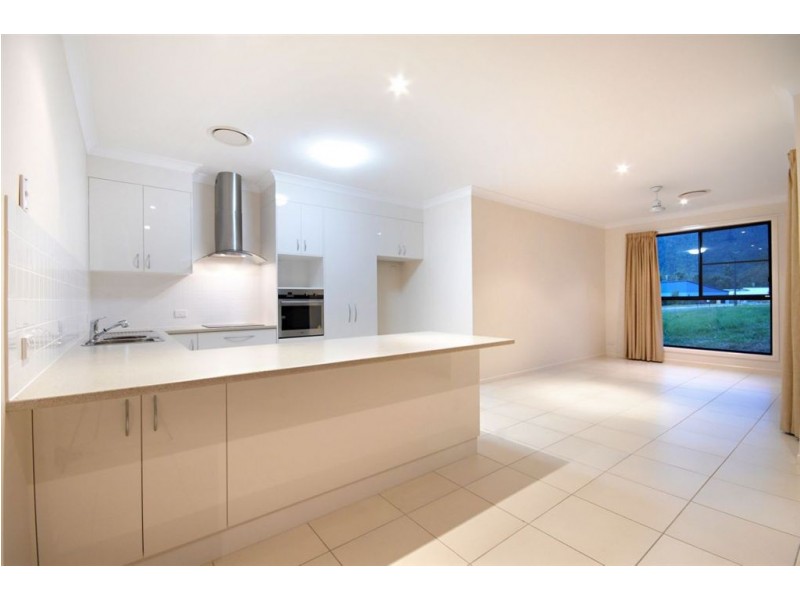 8 Armada Cresent, Jubilee Pocket QLD 4802