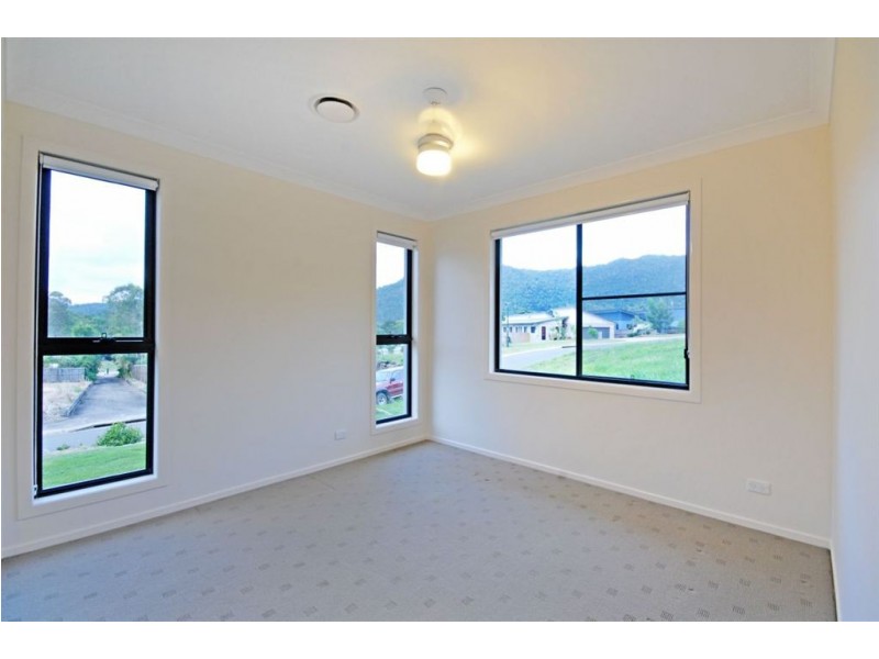 8 Armada Cresent, Jubilee Pocket QLD 4802