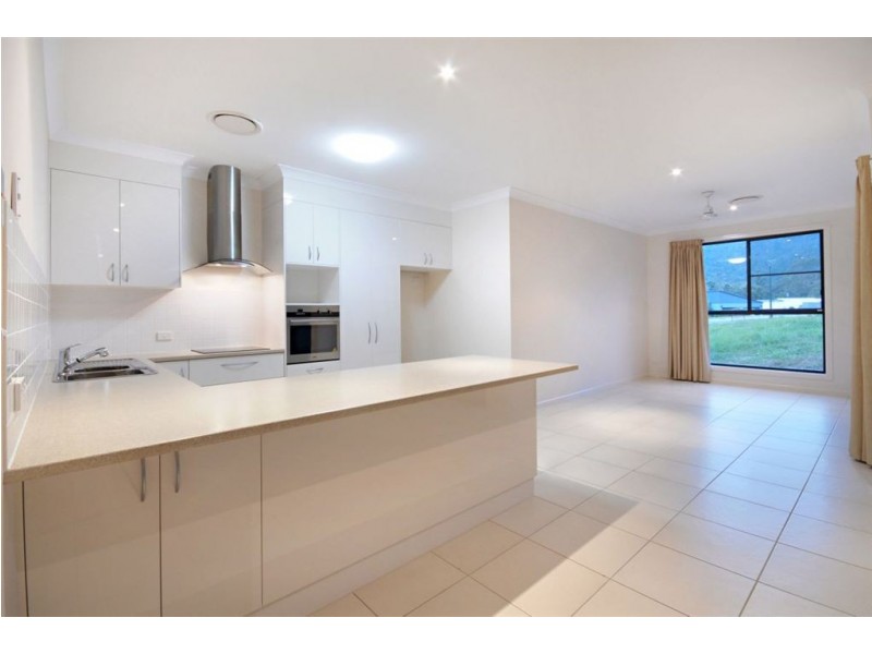 8 Armada Cresent, Jubilee Pocket QLD 4802