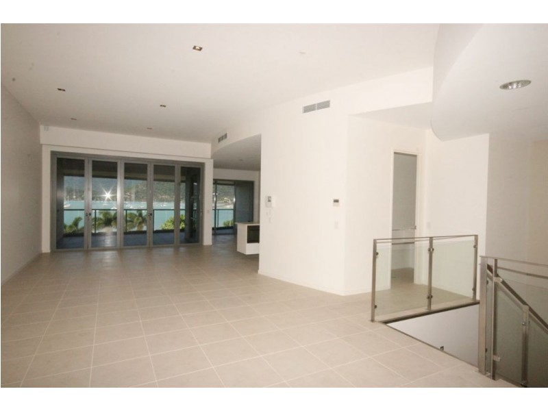 2/14 Broadwater Avenue, Airlie Beach QLD 4802