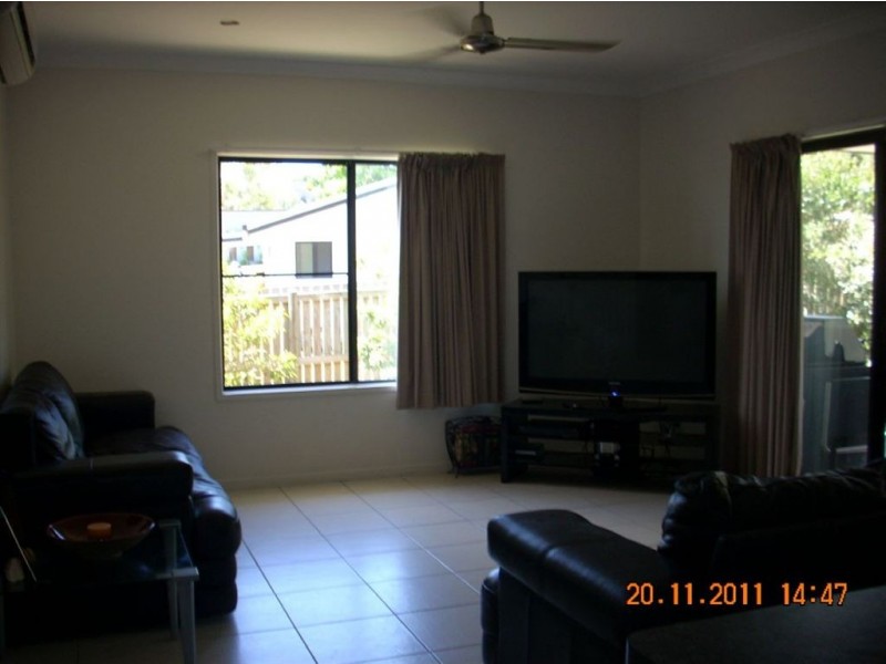 2/13 Ryben Court, Cannonvale QLD 4802