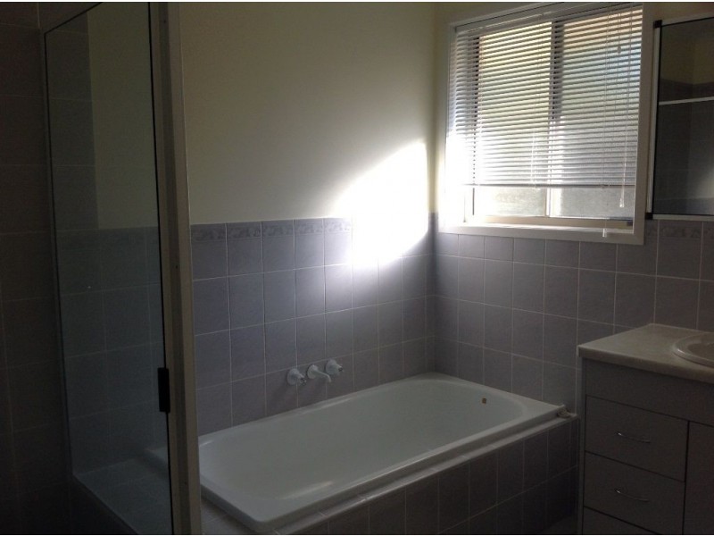 11 Grace Avenue, Cannonvale QLD 4802