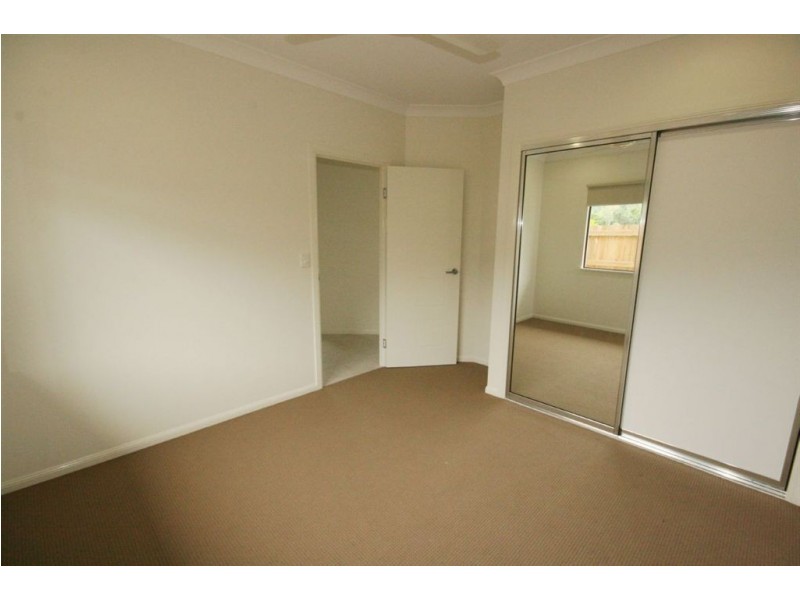 2/4 Endeavour Circuit, Cannonvale QLD 4802