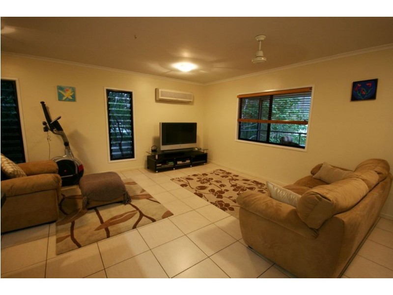 24 Grace Avenue, Cannonvale QLD 4802