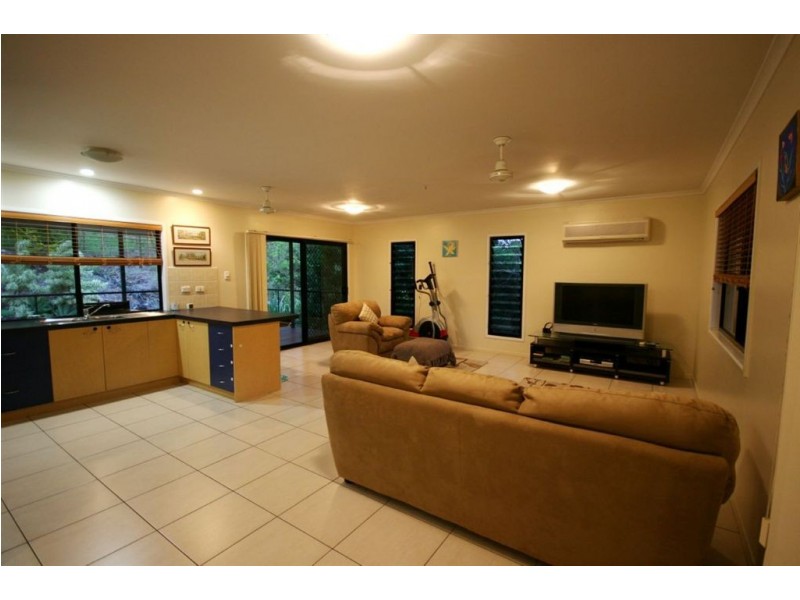 24 Grace Avenue, Cannonvale QLD 4802