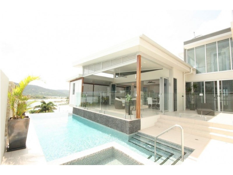 7 Summit Ave, Airlie Beach QLD 4802