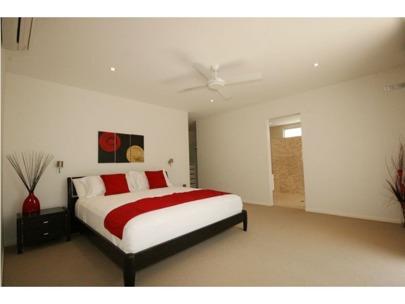 7 Summit Ave, Airlie Beach QLD 4802