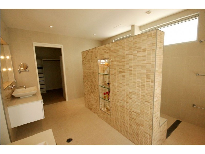 7 Summit Ave, Airlie Beach QLD 4802