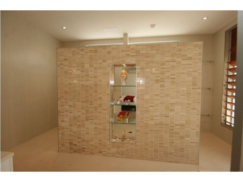 7 Summit Ave, Airlie Beach QLD 4802