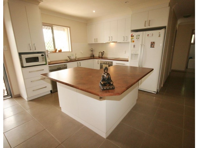 58 Shute Harbour Road, Cannonvale QLD 4802