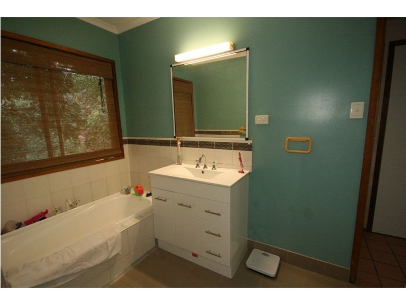 12 Sandpiper Cres, Jubilee Pocket QLD 4802