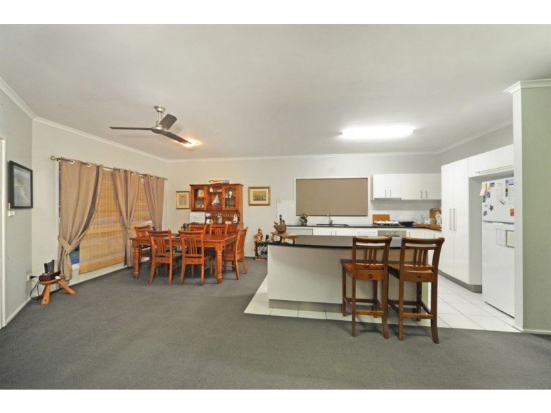 34 Grace Avenue, Cannonvale QLD 4802