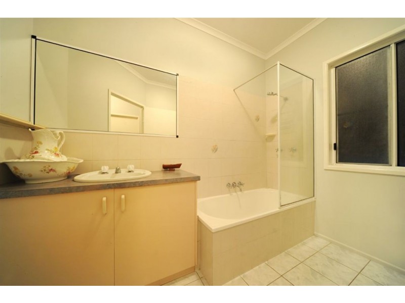 34 Grace Avenue, Cannonvale QLD 4802