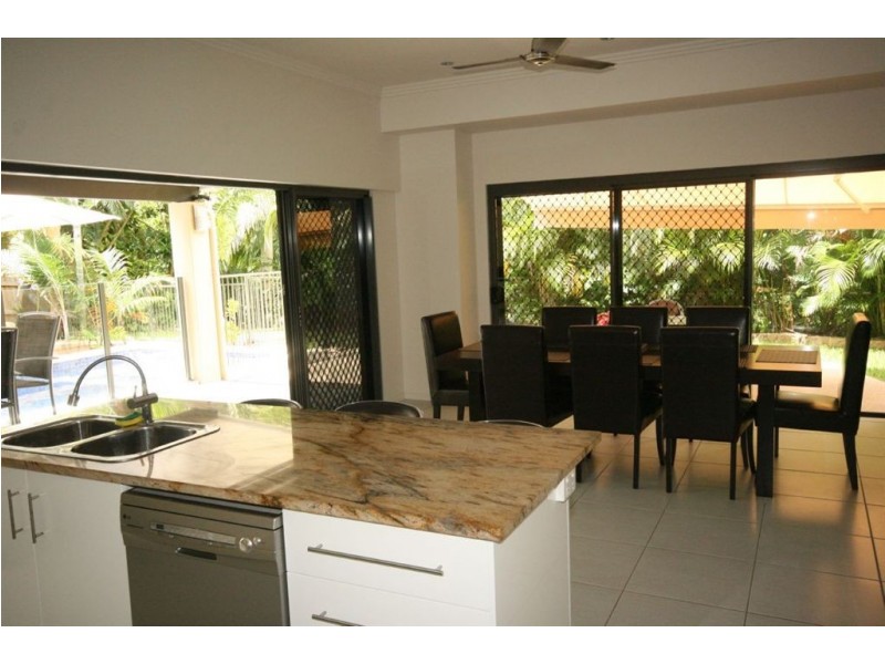 2/5 Olsen Place, Jubilee Pocket QLD 4802